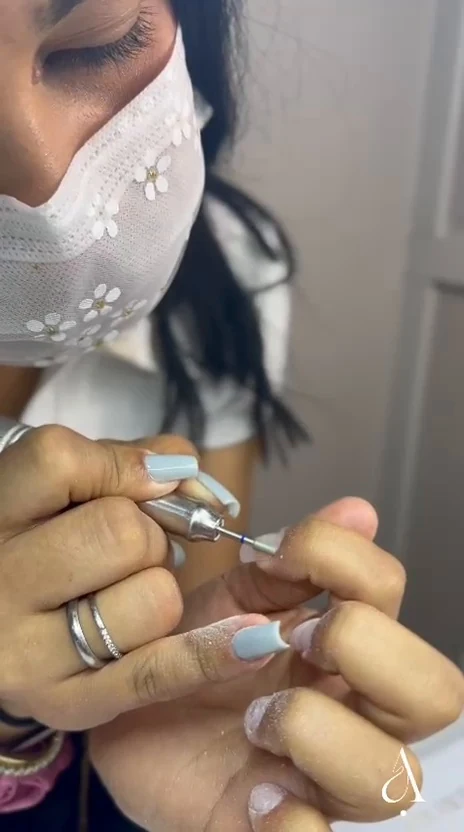 Trabalho real de unhas em atendimento Aurora Studio